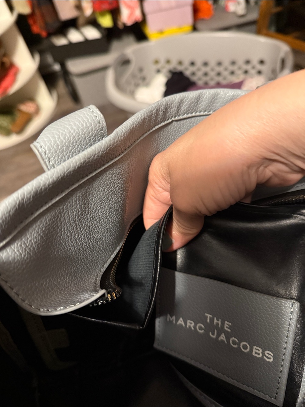 Fashion!!! Marc Jacobs Light Gray The Tote Bag Leather Tote - Picture 8 of 9